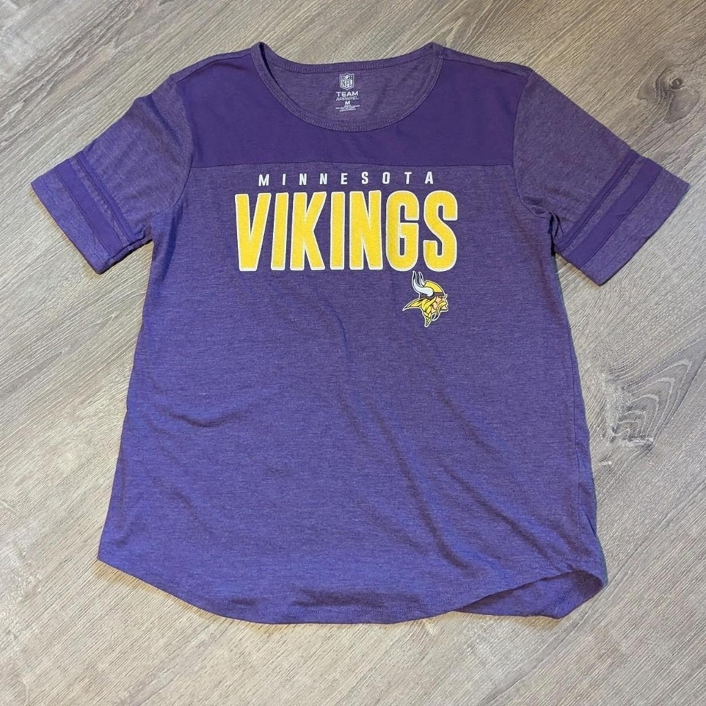 Purple Minnesota Vikings NFL Team Apparel Women's Shirt Size M